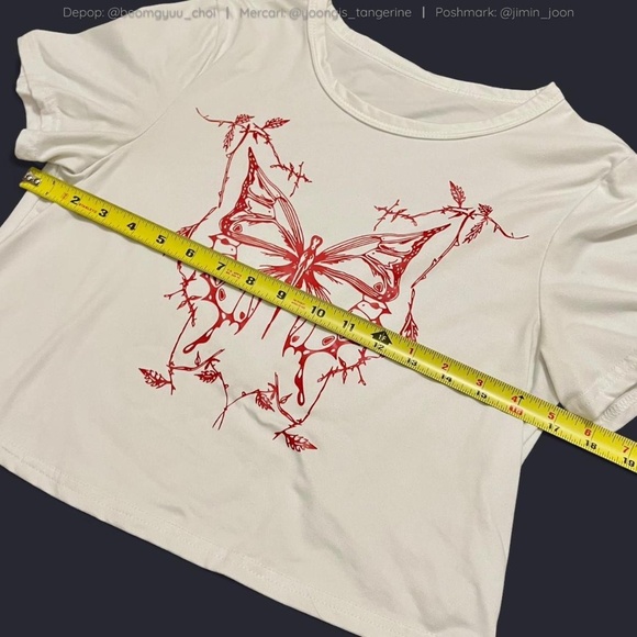 White crop top with red butterfly design ❤️🦋 - Picture 4 of 4